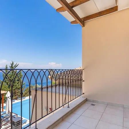 Columba - Luxury Private In Modern Villa