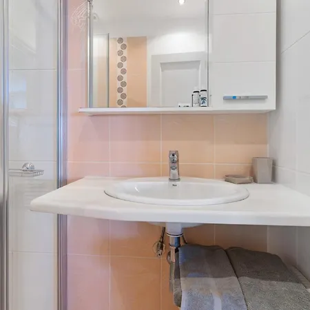 Columba - Luxury Private In Modern Sivota